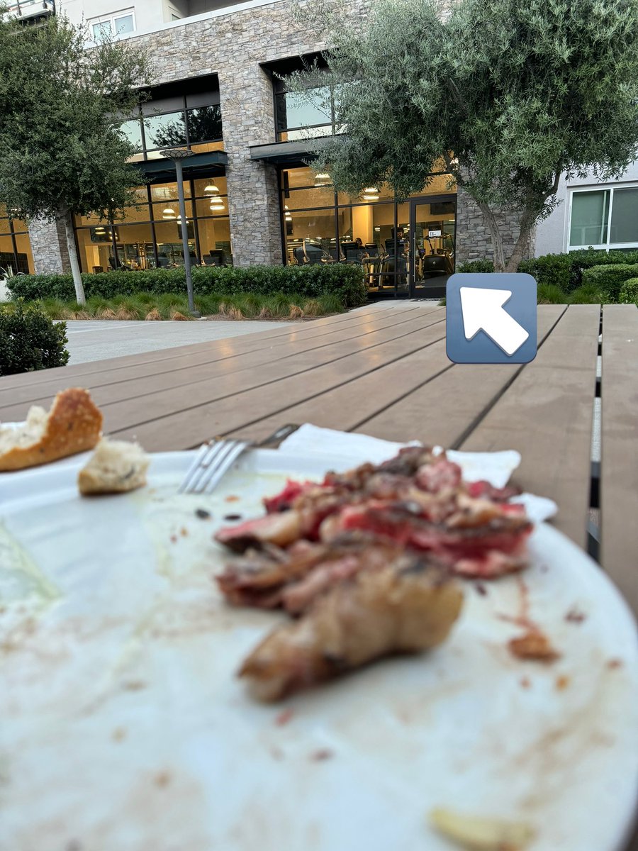 cheflifeisashit's tweet photo. Table for one , 800gr of 48 days dry age ribeye + Barolo 2020 …. In front of the gym that people’s look at me like a devil on earth  🤪🤪🤪 https://t.co/bAElXUSV1o