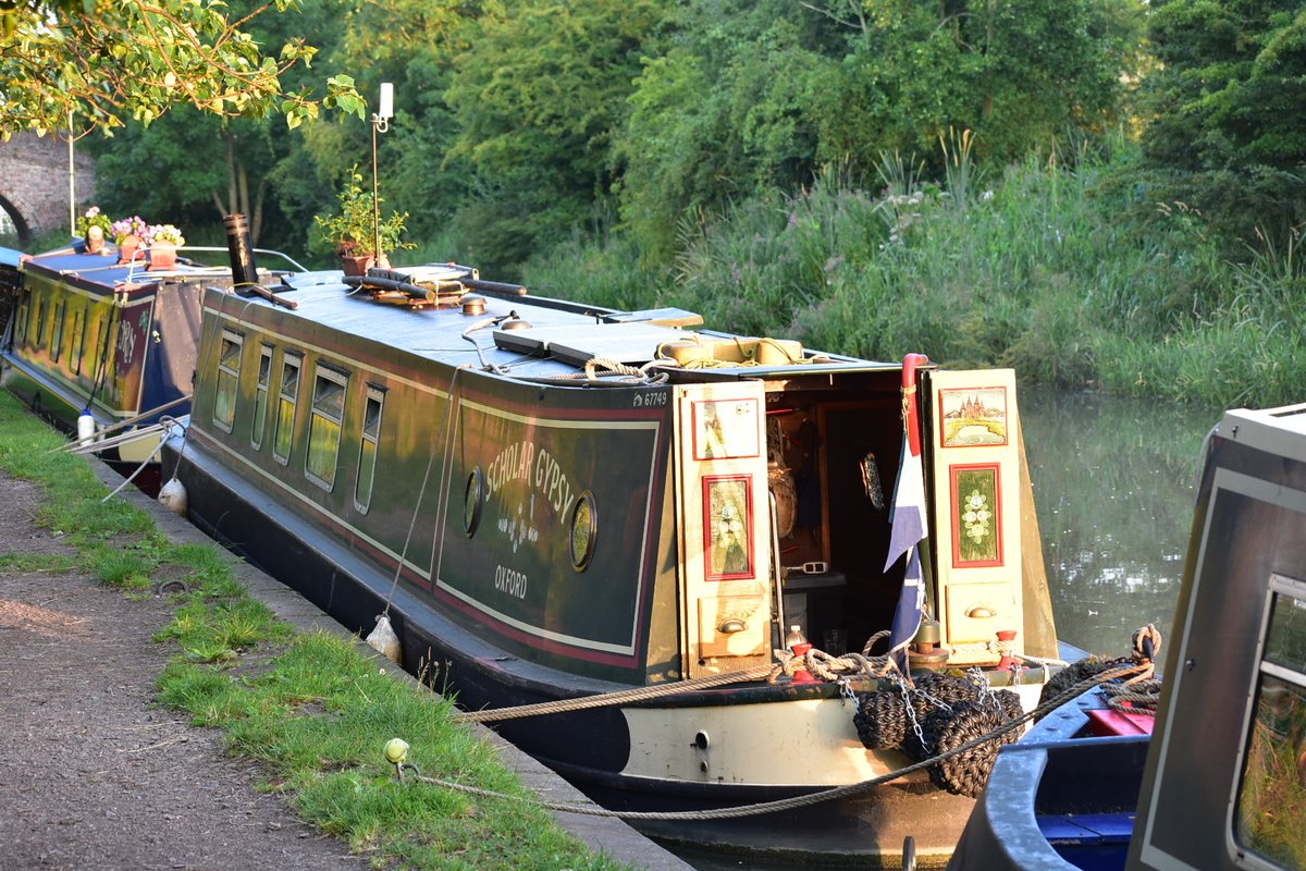 Braunston. Time to get moving and empty the loo..