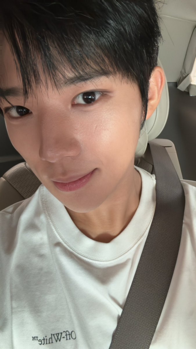 jorigara's tweet photo. 이건아니야 얼굴보니까 하나도 안더워요….. https://t.co/UIRVbnEHbd