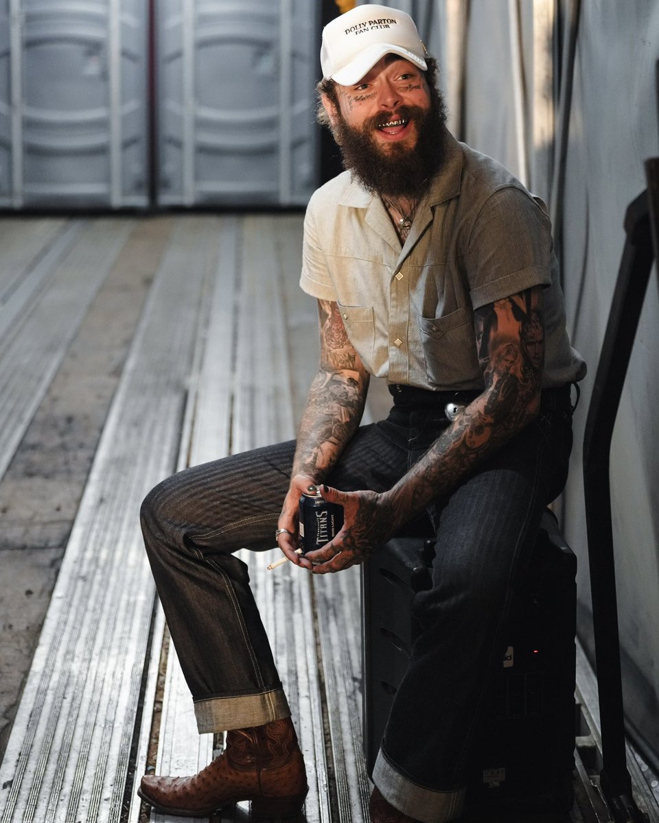 ExtraPosty's tweet image. Don’t lose what’s left of your never-lovin’ mind… the wait is over! Guy For That w/ @lukecombs is out now! posty.lnk.to/guyforthat