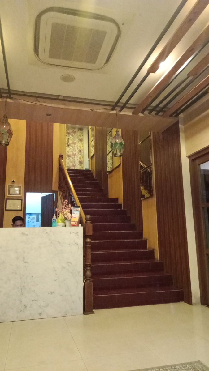 AgistaYuni9367's tweet image. Buat pelajaran ae hari jumat berkah #pijatpanggilan #messegemadiun #terapispanggilan #ready #sabarsopanbersyukur #