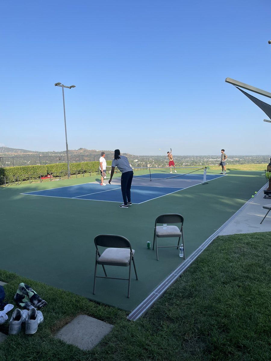 Tim Cook tweet media