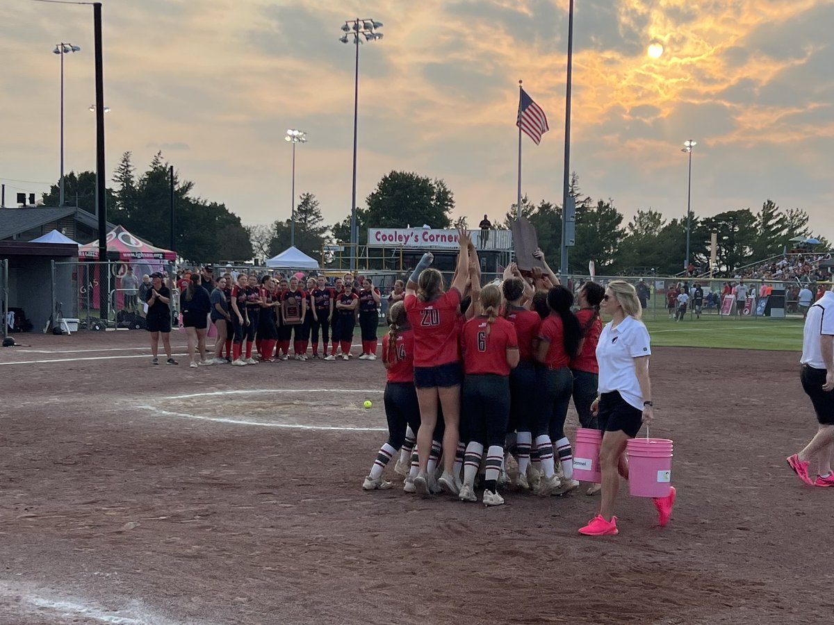 Congrats Lancers! Class 4A State 3rd Place. Finish the year with a 32-6 overall record. Go Lancers!