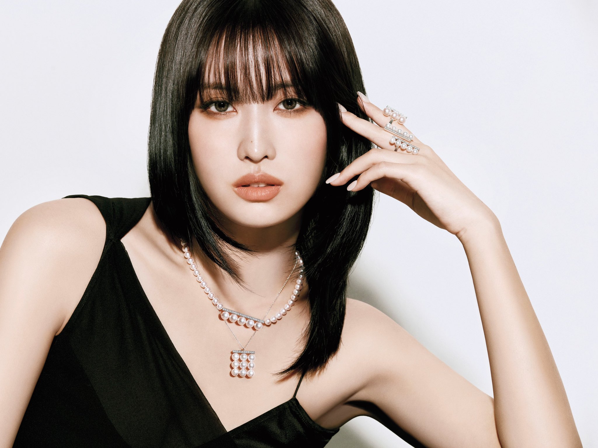 GTYAyfXa8AAEomL?format=jpg&name=large