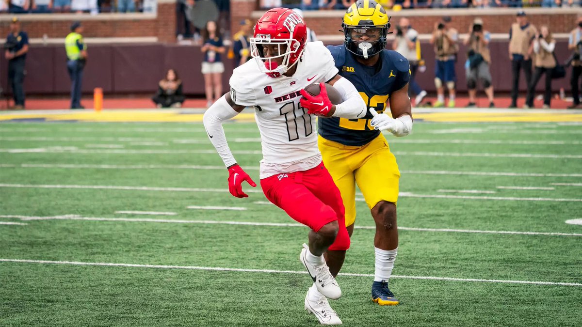 JamarianClarkk's tweet photo. Truly blessed to receive my 1st D1 offer from @unlvfootball. Thank you @CoachkMerch @BrennanMarion4! 

The GO-GO OFFENSE is 🔥!

@leesburghsfb https://t.co/IFEUGoe2pb
