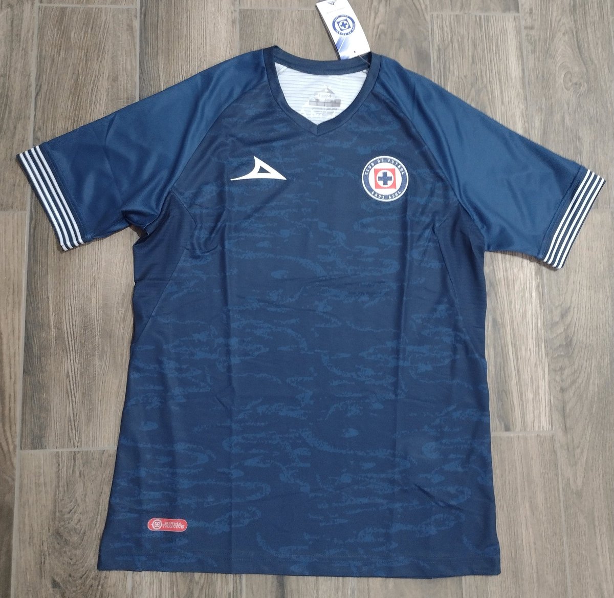 Jersey entrenamiento <a href="/CruzAzul/">CRUZ AZUL</a> talla grande, única pieza $650.00 nuevo y original 🔥