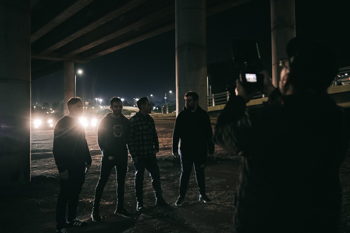 Cith_Oficial's tweet photo. Backstage del rodaje de "Huyendo de Mi"
🎥Producción: Diego Campos en @groovehistorias
📸Fotografía BS: Fede Barile
Se viene el final del Pragmaverso!
.
#Cith #Rodaje #Videoclip #Backstage #Video #Filmacion #Produccion #Cordoba #Argentina #Arte #Pic #Photo #Foto #Rock #RockBand https://t.co/3rN3MHubls