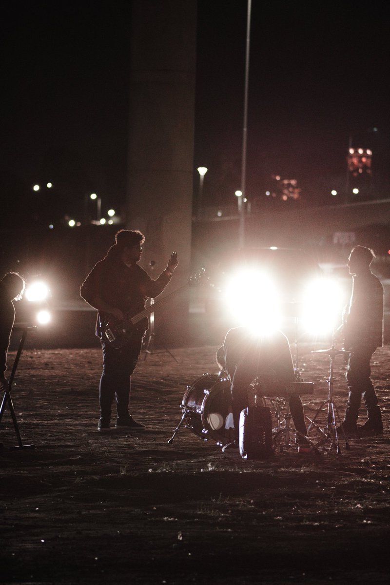 Backstage del rodaje de "Huyendo de Mi"
🎥Producción: Diego Campos en @groovehistorias
📸Fotografía BS: Fede Barile
Se viene el final del Pragmaverso!
.
#Cith #Rodaje #Videoclip #Backstage #Video #Filmacion #Produccion #Cordoba #Argentina #Arte #Pic #Photo #Foto #Rock #RockBand