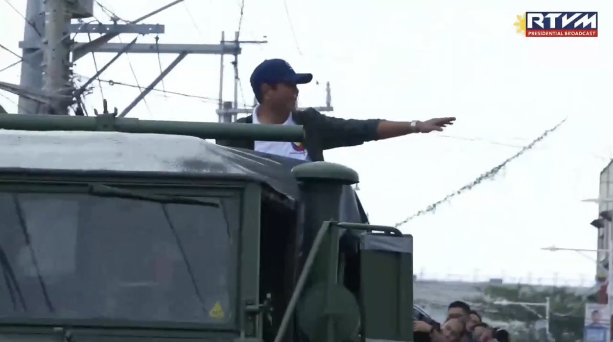 maltiq's tweet photo. Bakit trinatrato ang tao ng ganito? Welcome to #BagongPilipino. Bakit ang lider ganito mag ocular? Welcome to #BagongPilipinas. https://t.co/xMy9WMM6mU