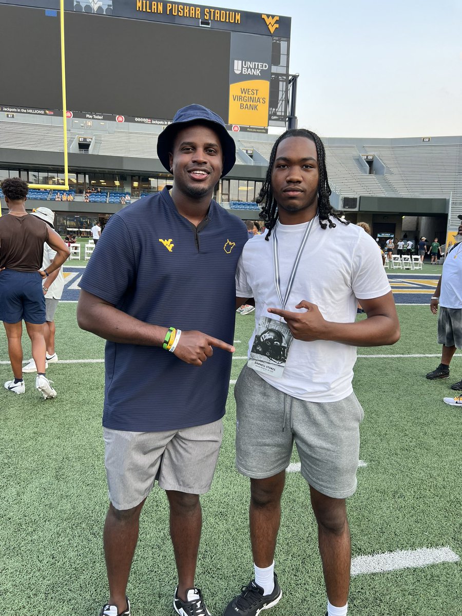DarnellStokes1k's tweet photo. Successful visit at WVU appreciate the love and invitation, will definitely be there again. Go Morgantown!!!! @Coach__Lal @CoachChadScott @KenSignoretti @NealBrown_WVU @TaylorLWest_ @WVUfootball https://t.co/46wkU2pNMv