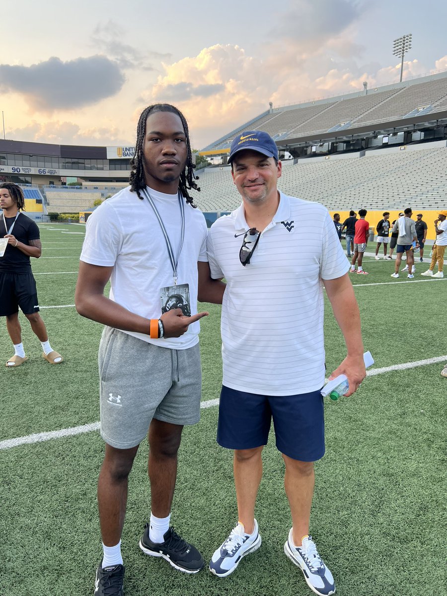 DarnellStokes1k's tweet photo. Successful visit at WVU appreciate the love and invitation, will definitely be there again. Go Morgantown!!!! @Coach__Lal @CoachChadScott @KenSignoretti @NealBrown_WVU @TaylorLWest_ @WVUfootball https://t.co/46wkU2pNMv