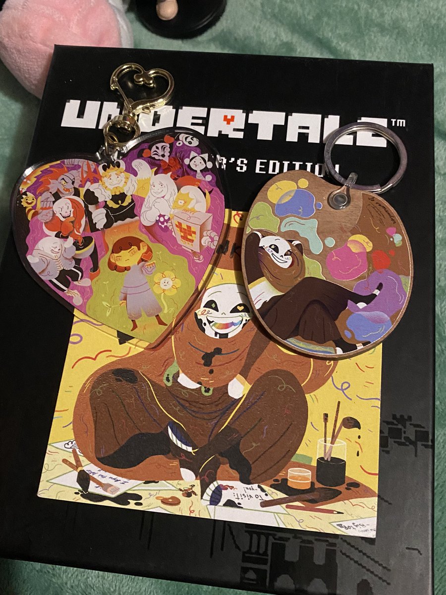 metalbeetal's tweet photo. also found official ink sans/comyet merch while digging around my storage.. yeesh https://t.co/j1OSxpwNj1