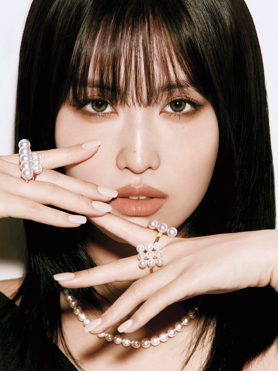 momoページ QUE MULHER! Momo (TWICE) em colaboração com a TASAKI para a