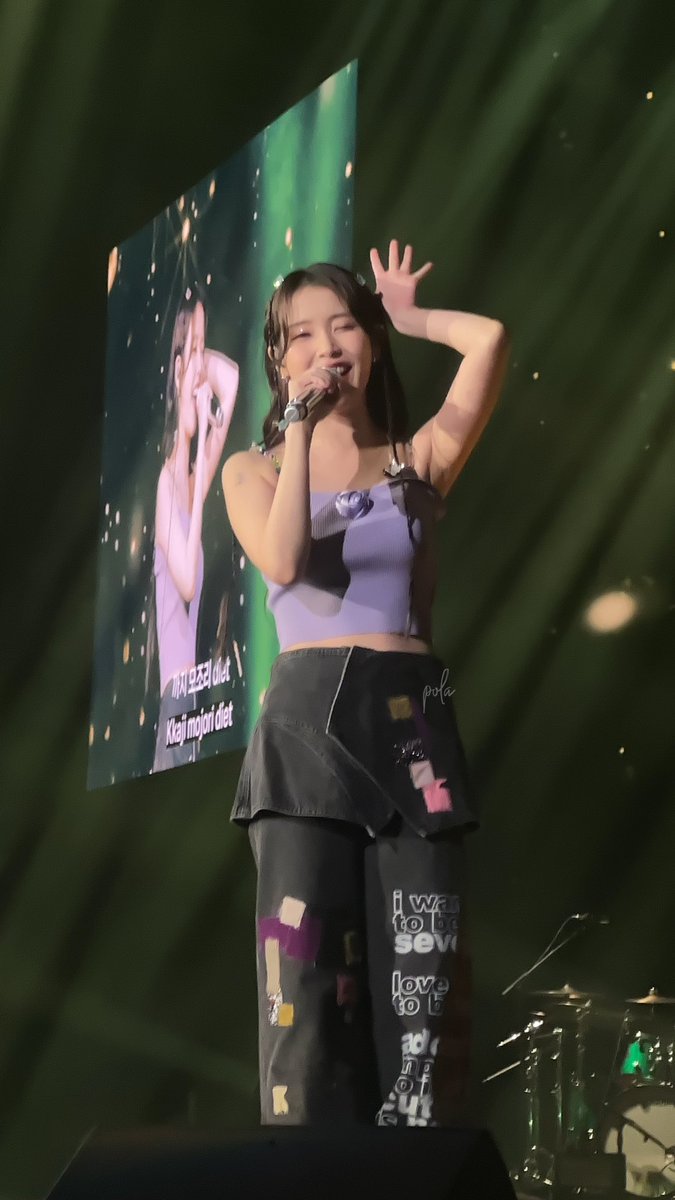 polalovesiu888's tweet photo. THIS IS OBSTRUCTED VIEW /SIDE VIEW?!! 🤣 

#HEREH_WORLD_TOUR_IN_USA_CHICAGO #HEREH_WORLD_TOUR_IN_USA_ROSEMONT
#HEREH_WORLD_TOUR_IN_USA 
#IUinUSA https://t.co/ZGJMT2RZIK