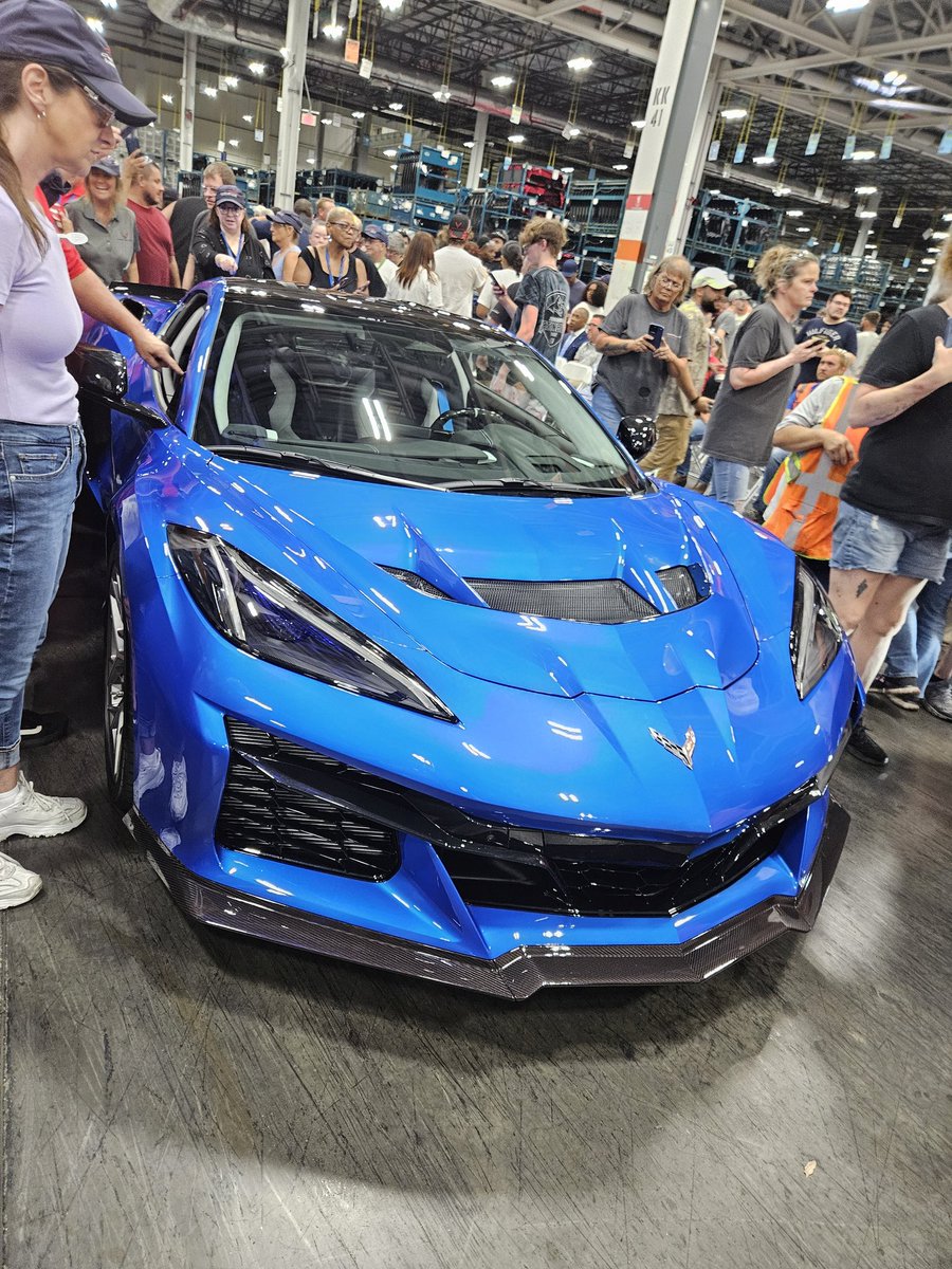 zbot007's tweet image. World... The Chevrolet Corvette ZR1... 

Made at the General Motors Bowling Green Assembly plant, Bowling Green, Kentucky. 

#IWorkForGM #Corvette #ZR1