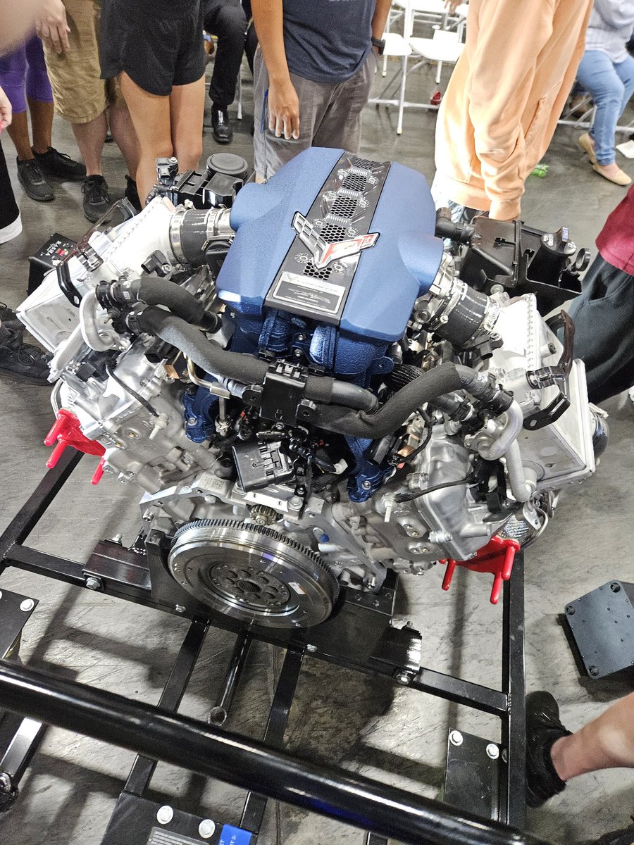 zbot007's tweet image. World... The Chevrolet Corvette ZR1... 

Made at the General Motors Bowling Green Assembly plant, Bowling Green, Kentucky. 

#IWorkForGM #Corvette #ZR1