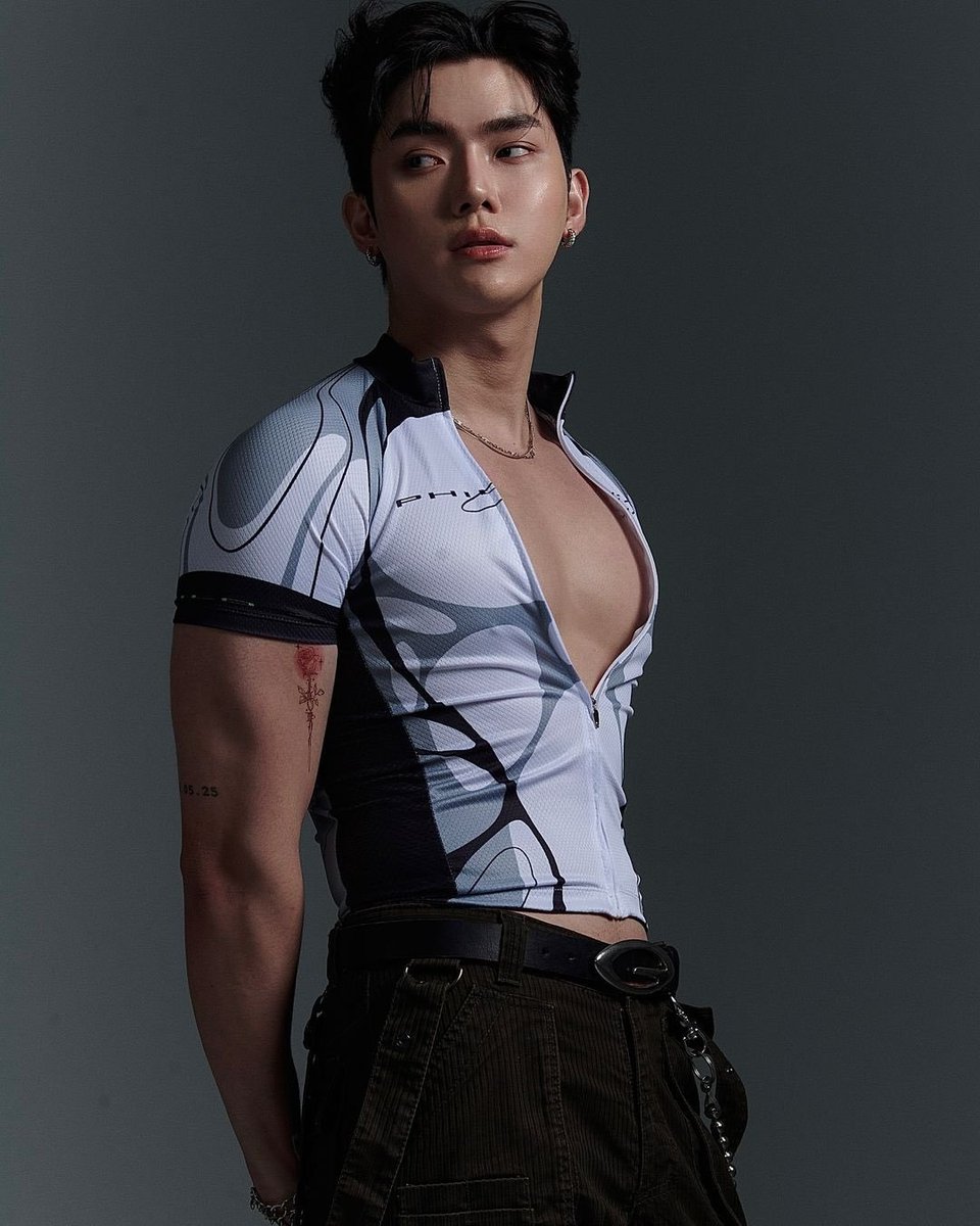 dailybestboys's tweet photo. Jeff Nathadej https://t.co/5O5mQZCm9I