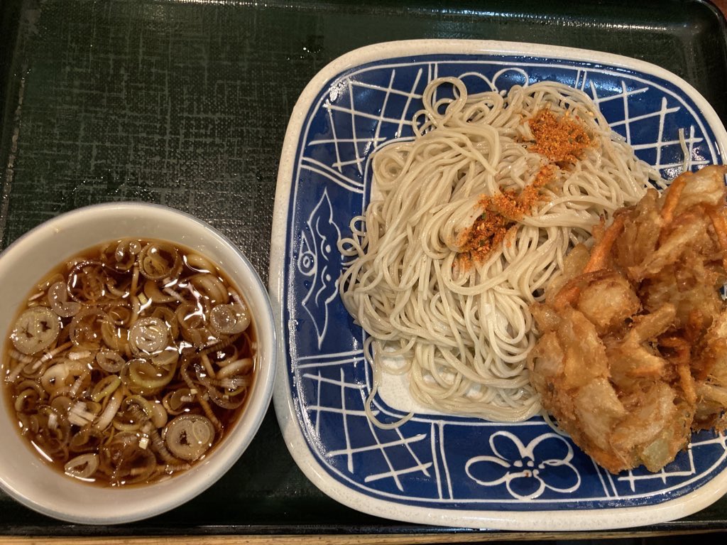 amaebinoodle's tweet photo. I met a foreigner who ask me how to order at soba restaurant Yasumi(八角) in Yokohama St. So I’ll introduce that buying a morning menu 420 yen ticket then you can choose soba or udon, cold or hot style, and normal or big size by free at the counter seat. #SOBA #Yasumi #Yokoyama https://t.co/Cg99Fcap7n
