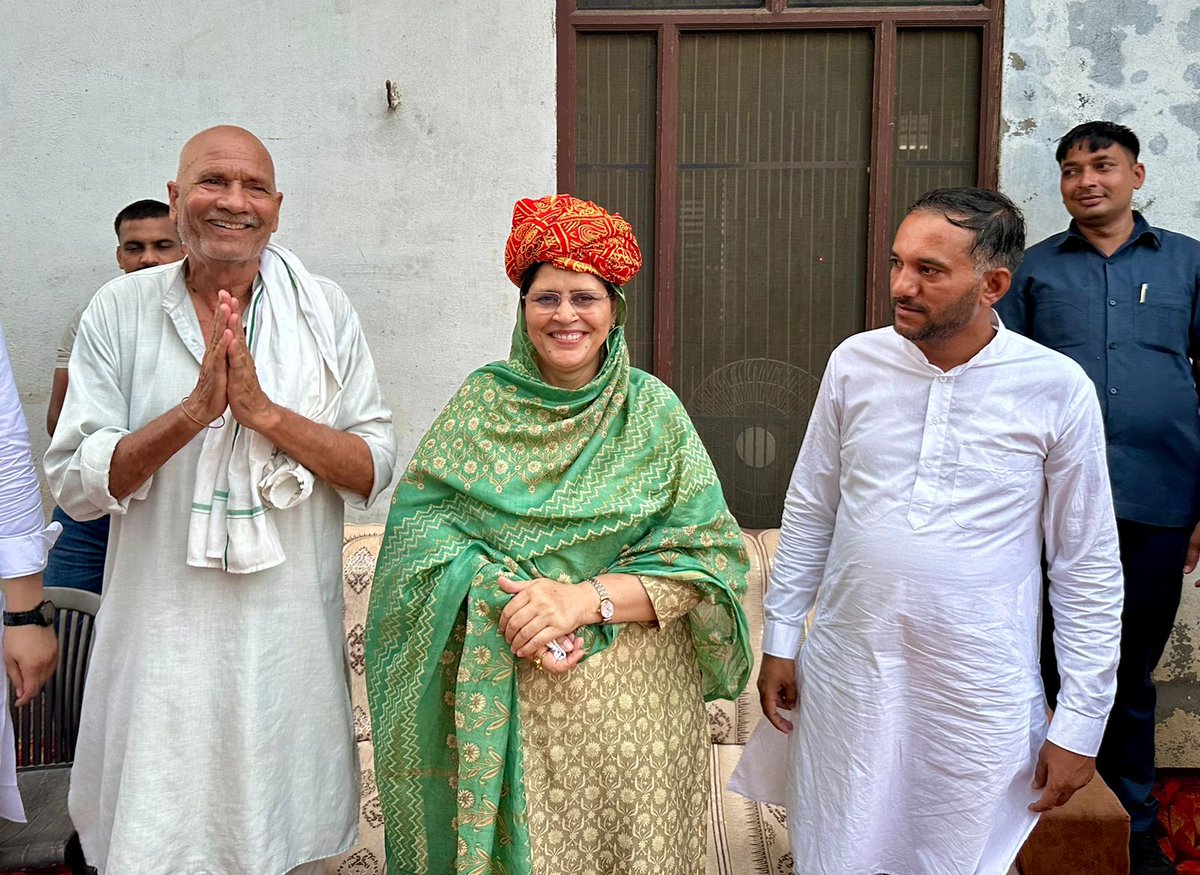 KamleshDhanda1's tweet photo. कलायत विधानसभा क्षेत्र के गांव कैलरम में आयोजित विभिन्न जलपान कार्यक्रमों में अनेकों लोगों ने अन्य दलों को छोड़ कर भारतीय जनता पार्टी में अपनी आस्था जताई। https://t.co/HKuCFMDYCQ