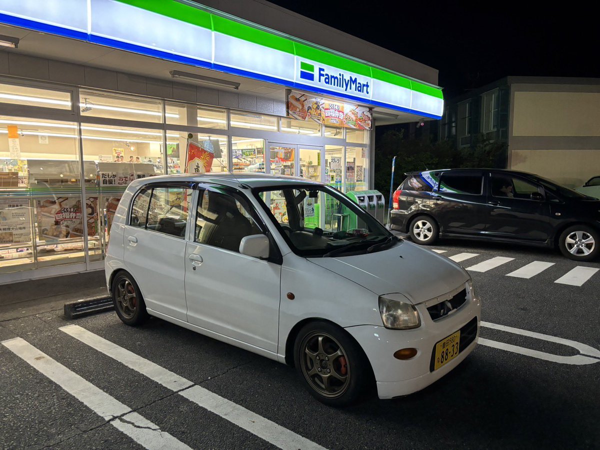 1Dt50's tweet photo. h42 ミニカ欲しい人いませんか？
タイヤ４本とホイール変えたばかりですが急ぎなので15万円でお願いします。

足で乗っていたミニカの出品です。
5速mt
車検　令和7年4月24日まで。
走行距離１５万8千キロ程
不具合無し　エアコン効きます。
詳細はdmにてよろしくお願い致します。 https://t.co/l5Zp0ONmYE