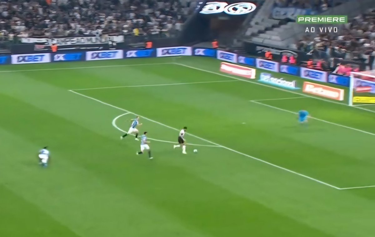 sccpcavalo's tweet image. Admita, você sabia que ele iria perder esse gol antes da conclusão da jogada