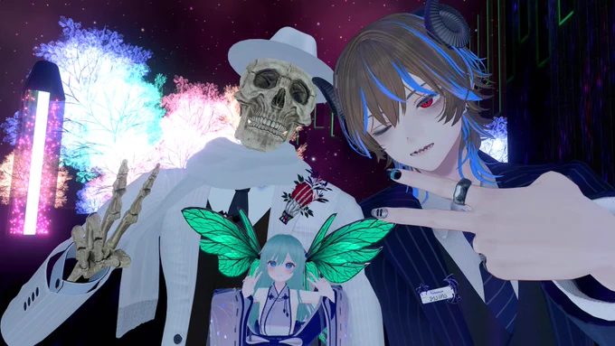#VRCぱんでも #妖精酒場FoF ぱんでも×妖精コラボに行ってきました! にぎやかな妖精さん立ちに囲まれながら、いつもと違ったパンデモニウムで楽しい時間を過ごすことができました! 妖精って食べたら美味しいのでしょうか。果たして……。