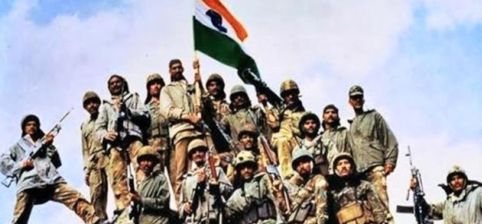 Gen_VKSingh's tweet image. आज कारगिल युद्ध की 25वीं वर्षगांठ पर दुश्मनों को पराजित कर, समस्त देशवासियों को गौरवान्वित करने वाले माँ भारती के वीर सपूतों को शत् शत् नमन! On the 25th anniversary  of Kargil war , Homage to all the brave who attained victory for the nation . Let us all be proud of our Armed…