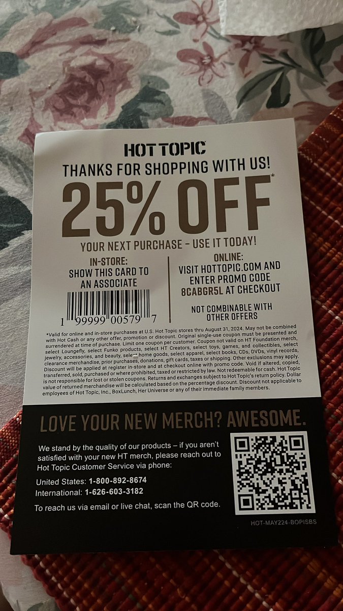 b00bsmackenzie's tweet photo. if anyone shops at hot topic, use this cause I'm not going to https://t.co/11xHchAP3y