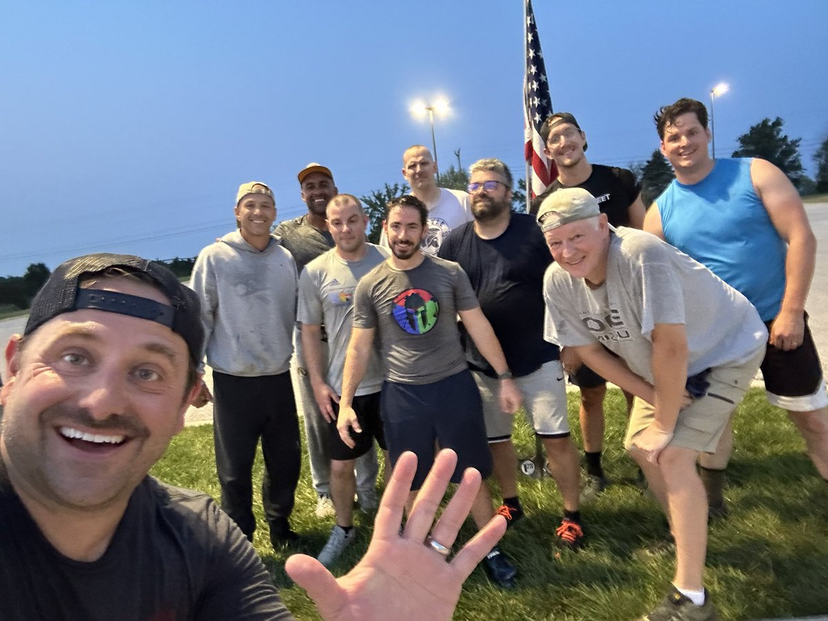 jaredblong11's tweet photo. 👏🔥👏🔥👏Overly humbled to have these 10 men of #F3COMO PAX follow me in a foolish Highlander Challenge at DISCOVERY AO (x acct to be claimed)…there was stumbling and fair share of mumbling. 🫵🏼memba to find time for reflection w/out the noise. #f3como #isi #getright https://t.co/6uPGlTdCTa