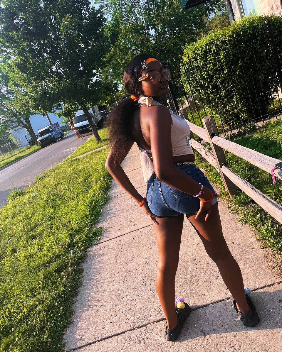 crashouttejj's tweet photo. ~like kakashi, imma teach u some, you can call me sensei 🦊🧡🍥#NARUTO #anime #viral #heartit #Chicago https://t.co/lZgEQ9gWwx