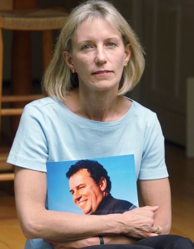 MmisterNobody's tweet photo. 🚨9/11 TRUTH ADVOCATE SILENCED?🚨

Did you know that Beverly Eckert died in a plane crash a few days after meeting with Obama to advocate for an investigation into the 9/11 attacks?

Beverly Eckert was a dedicated American activist who ardently supported the establishment of the 9/11 Commission. Serving as a key member of the 9/11 Family Steering Committee, she played a crucial role in advocating for the creation of the commission.

Tragically, her husband, Sean Rooney, lost his life at the age of 50 during the September 11, 2001 attacks. Motivated by this personal tragedy, Eckert tirelessly championed the formation of a commission to thoroughly investigate the events of 9/11 and to create a meaningful memorial in its remembrance.

On February 12, 2009, at the age of 57, Eckert lost her life in the tragic crash of Colgan Air Flight 3407 in Clarence Center, New York.

Coincidence?
