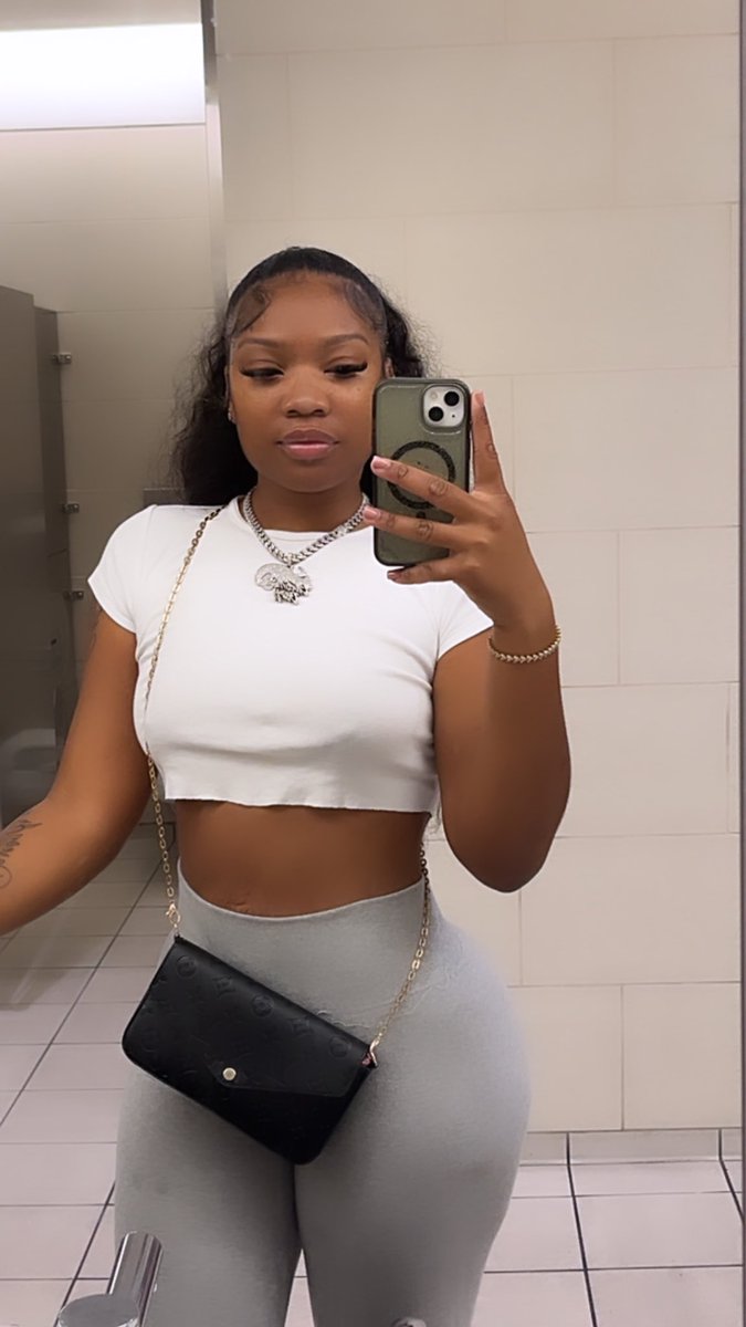 __aambitiousss's tweet photo. I was NEVER left off Bad &amp; Bougie🖤 https://t.co/OV445T7FTV