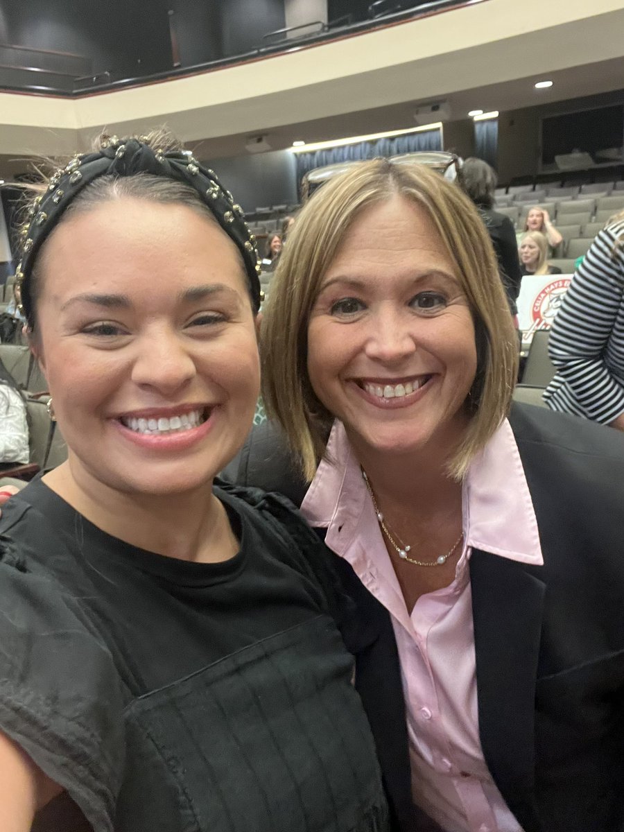 drmjohnston10's tweet photo. What a wonderful first day welcoming our @rockwallschools new employees! We love sharing our passion for educating all students! @RockElemC_I @SecondaryRISD #WeLeadTX https://t.co/l4BDBRcvk4