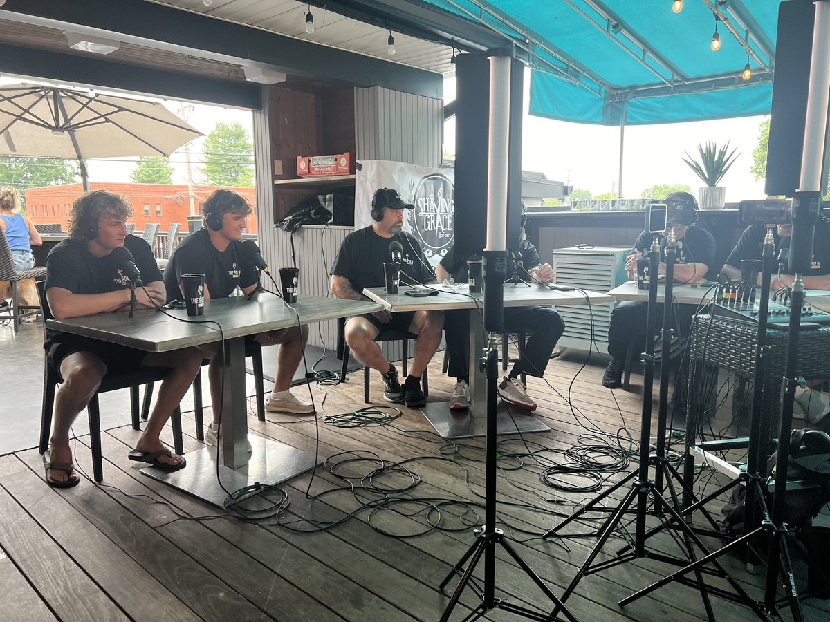GarnetValleyFB's tweet photo. Garnet Valley Football would like to thank the @Poz5pod Podcast for having Aidan Bendo, Luke Vaughn, Coach Ricci, and Coach Van Wyk on tonight at Ashley’s Restaurant! It was an awesome experience for all! @achieve_oneness https://t.co/AVeVarPH88