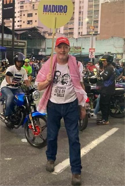 venezuelainfos's tweet photo. #Venezuela 25 juillet. Alors que l'extrême droite pro-Israël et pro-USA a réuni des milliers de partisans dans les quartiers huppés de Caracas (là où logent les médias occidentaux), le centre de la capitale était trop  petit pour accueillir les centaines de milliers de chavistes. https://t.co/G1wn923Zh4