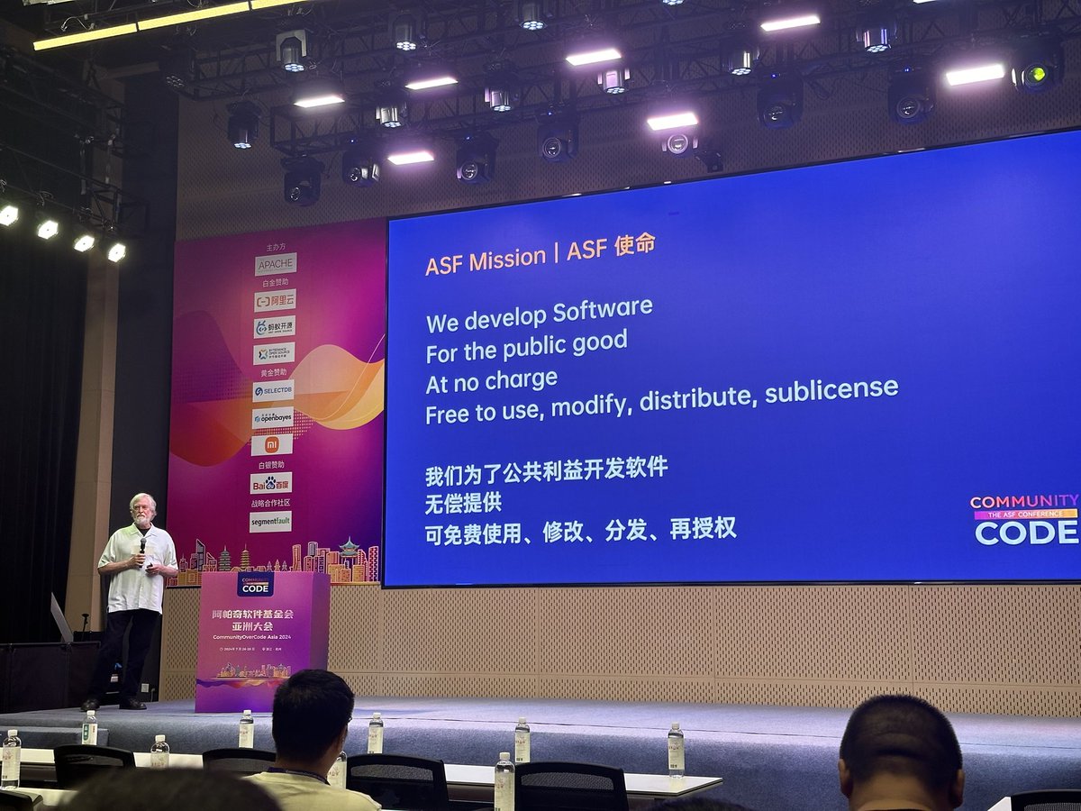 Ecostacker's tweet photo. Today and this weekend I am at the CommunityOverCode in HangZhou from the Apache foundation. Let me know if you are also here! #ASF #apache #CommunityOverCode https://t.co/MzIP8U9SYZ