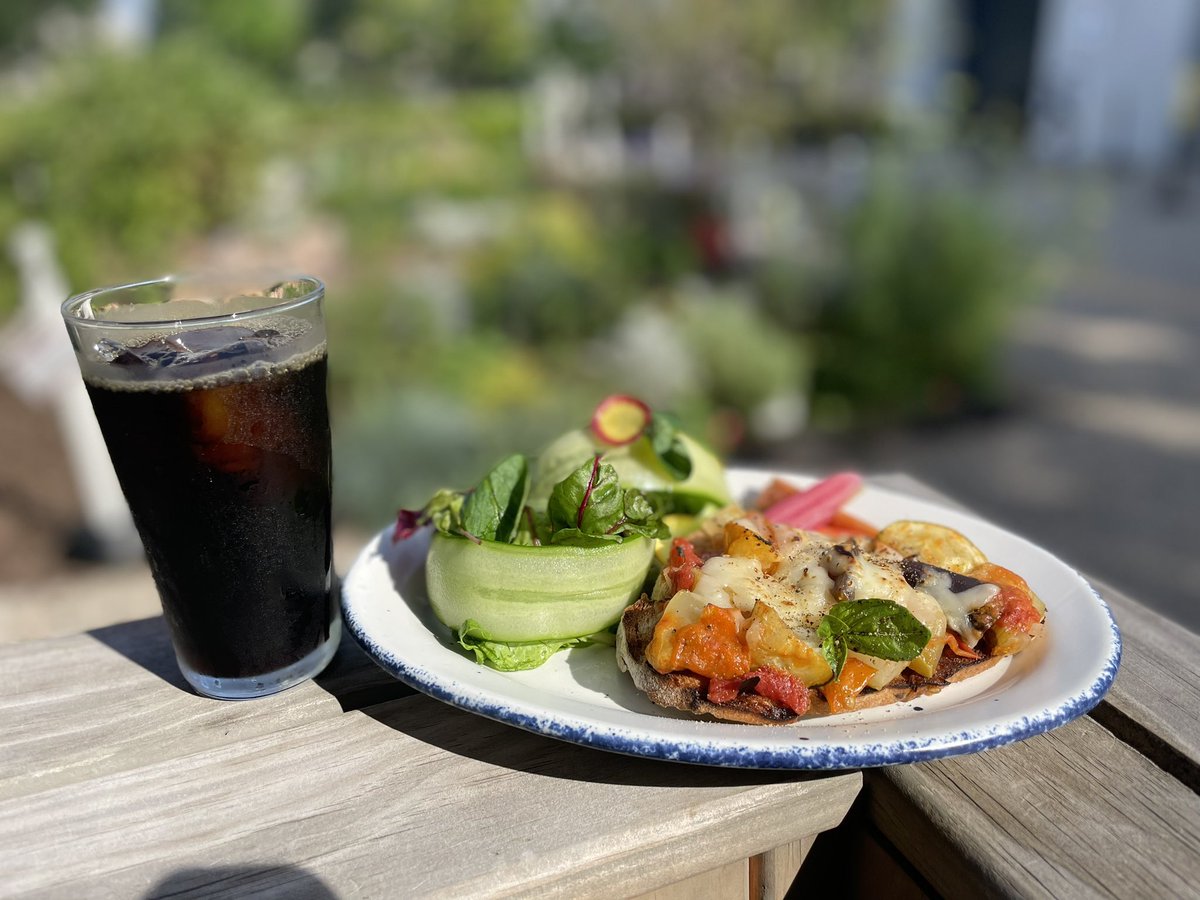 eatgoodplace's tweet photo. 🌻開催まであと1週間🌻

8月3日土曜クラシックピクニック
テラス席に若干の余裕がございます💁
ご予約はお早めに🙇‍♀️

ご予約は👇から✨
https://t.co/nVD1B4Z6GQ https://t.co/5RTRWKvHx0