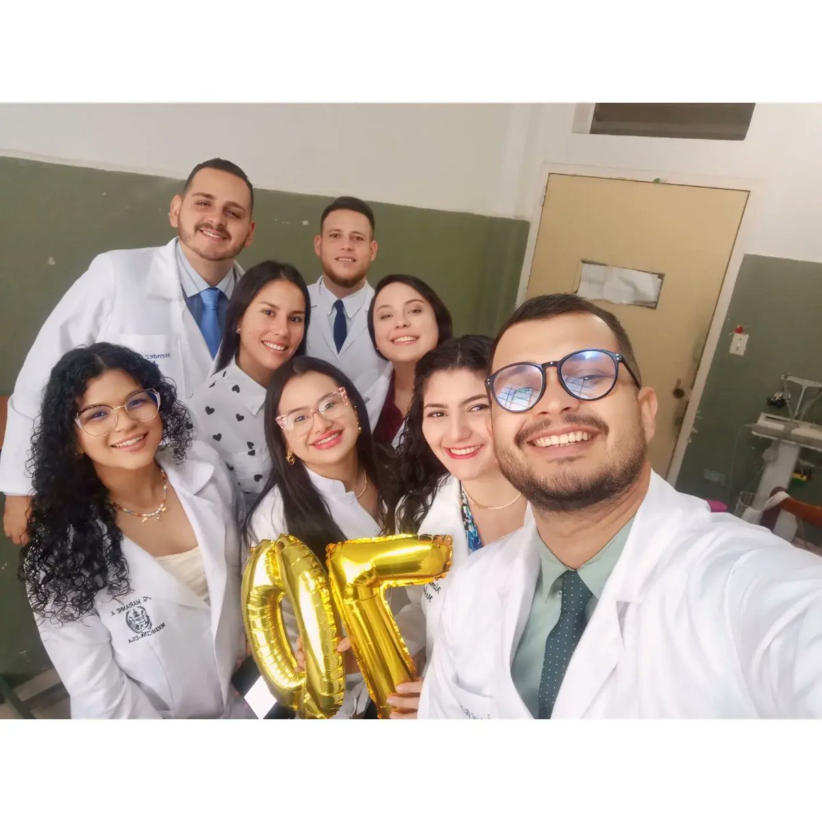 jordialejandro's tweet photo. Terminamos nuestra última rotación por el hospital https://t.co/aGaJwkovRQ