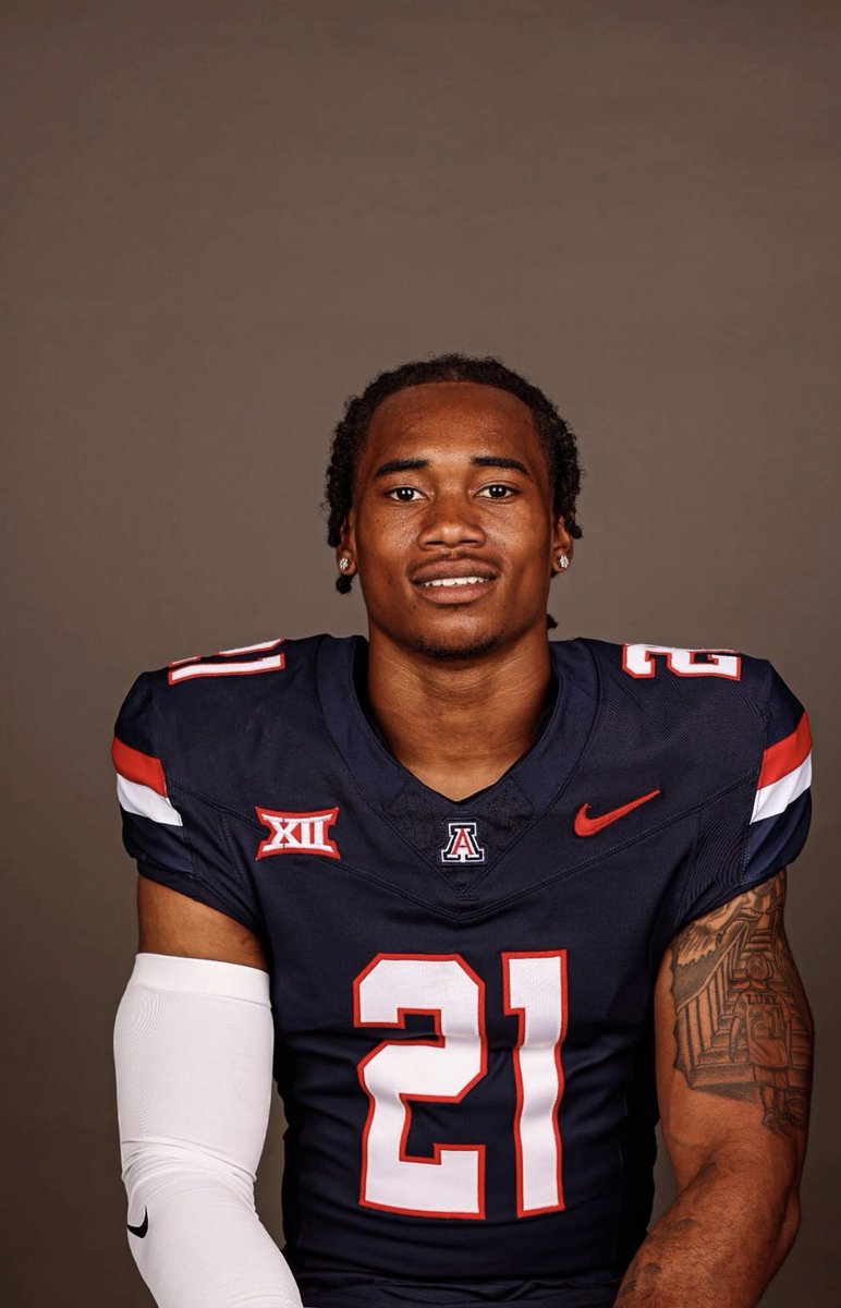 thechosentwoone's tweet photo. The Season is Loading @_doughboyspeedy @ArizonaFBall https://t.co/TFPJpngbvE