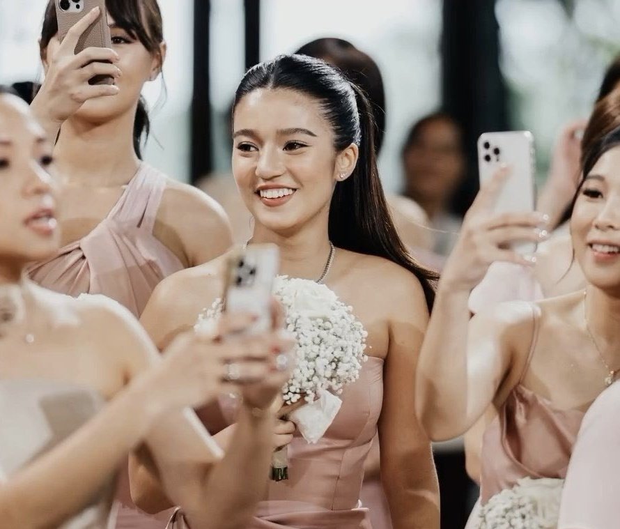 4dbonly's tweet photo. Take My Hand

a #DonBelle au wherein ex lovers, Cove (d) and Via (b) reunite again at their bestfriend’s wedding after 3 years of no contact with each other. https://t.co/bLAFYED0yf