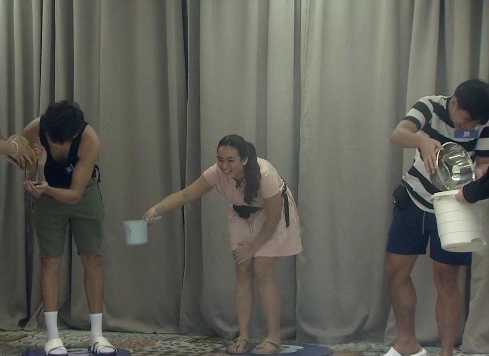 _aeyyaa's tweet photo. Jas w/ other hms doing their weekly task! Go guys!
#JasScales ll #jaspbb https://t.co/YK0tFaCihv