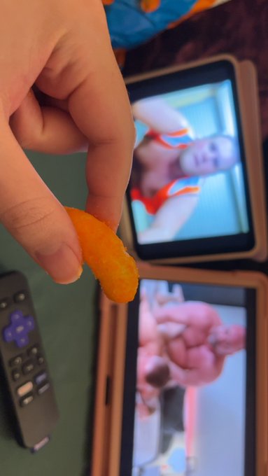 Like seriously so addicting https://t.co/kqQArisbV3<a href="/tag/tallgoddess"class="tags"><span>#tallgoddess</span></a><a href="/tag/shortmen"class="tags"><span>#shortmen</span></a><a href="/tag/icanreachthetopshelf"class="tags"><span>#icanreachthetopshelf</span></a>