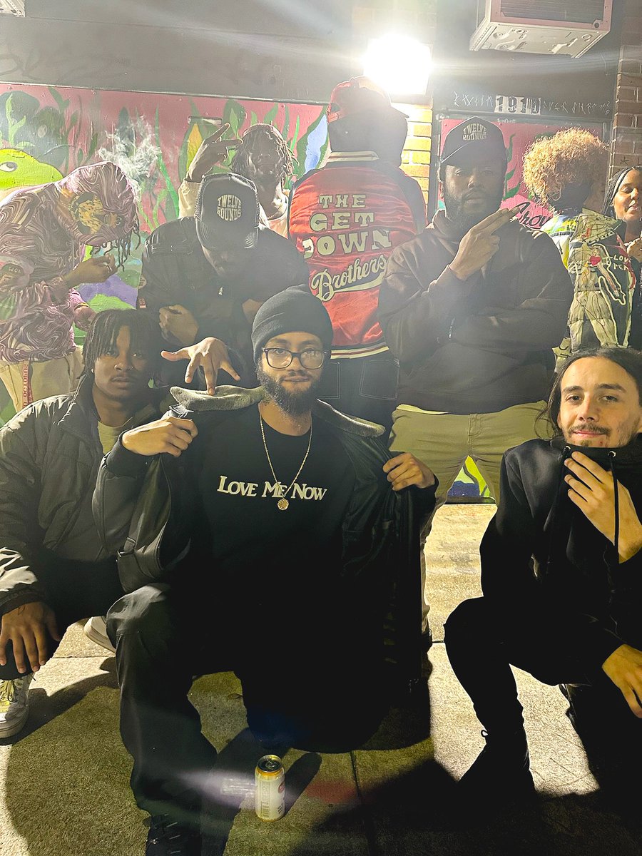 MrTwelveRounds's tweet photo. Damnnnn yo shoutout the Crown #MadMusic #12Shit 🔥🏆🏆🏆 https://t.co/fJ6GktZjvt
