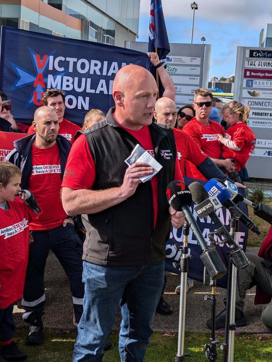 Breaking: A Union motion of no confidence against Ambulance Victoria's executive team has been passed, with 97% of the members who participated voting for it. @10NewsFirstMelb #springst
