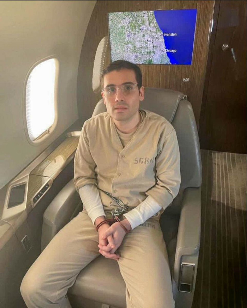 azucenau's tweet photo. #ÚLTIMAHORA | De acuerdo con el Buró Federal de Prisiones de #EUA, Ovidio Guzmán, hijo de “El Chapo” habría sido liberado hace unos días https://t.co/GG0cpuyXIk
