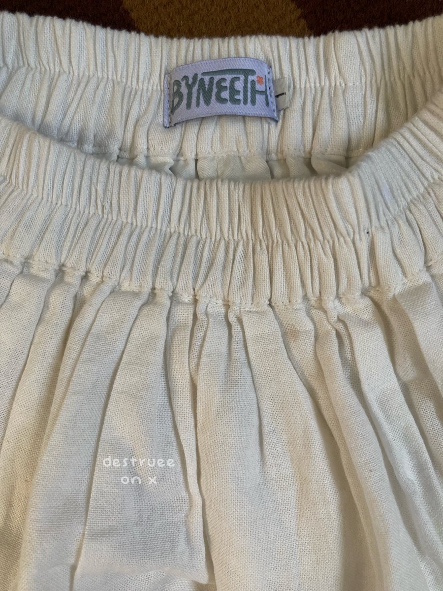 destruee's tweet photo. suka banget sama roknya🫶🏻 lucuk poll ngembang gitu, ini bahannya linen tp ga kasar. bagian dalemnya ad furing jadi ga nerawang dong🤩🫰🏻

ini wrna BW uk 1, gowwgoww
🛒https://t.co/foSV3dUljM
SV https://t.co/WBMhqxiAa4

ada saku kanan kiri juga ! lucuk poll deh<33 https://t.co/RSu6RlyoYn