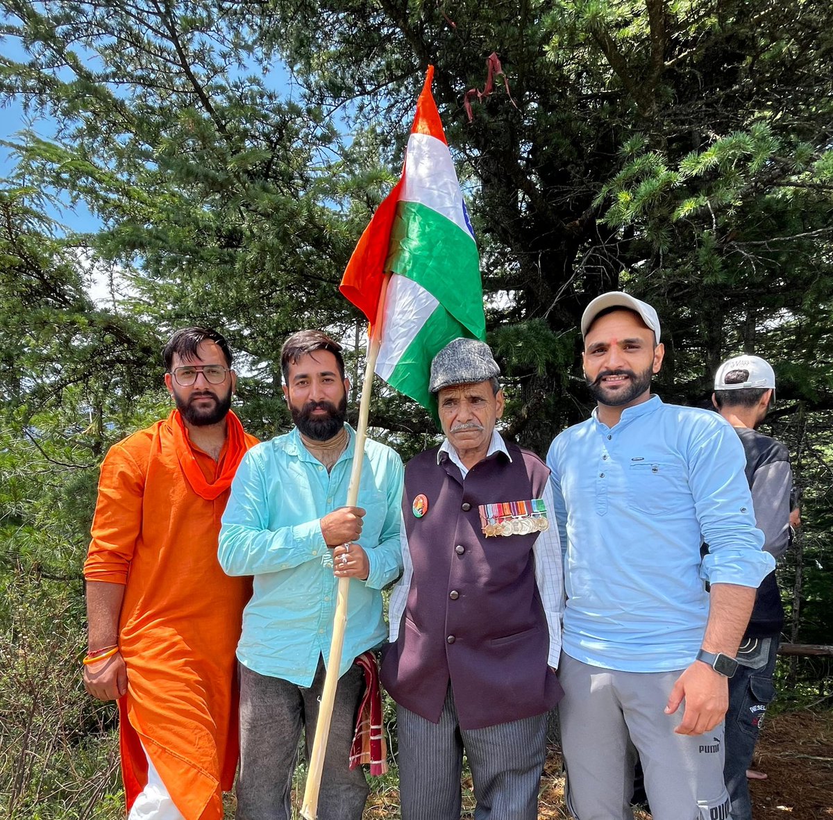 IamDeepak1925's tweet photo. कारगिल विजय दिवस की हार्दिक शुभकामनाएं।
कारगिल की दुर्गम पहाड़ियों पर दुश्मन को परास्त कर मातृभूमि की रक्षा में अपना सर्वस्व अर्पण करने वाले मां भारती के सभी वीर सपूतों को कोटि-कोटि नमन। 🇮🇳🪖

#KargilVijayDiwas2024 https://t.co/KoS3Xo3yuA