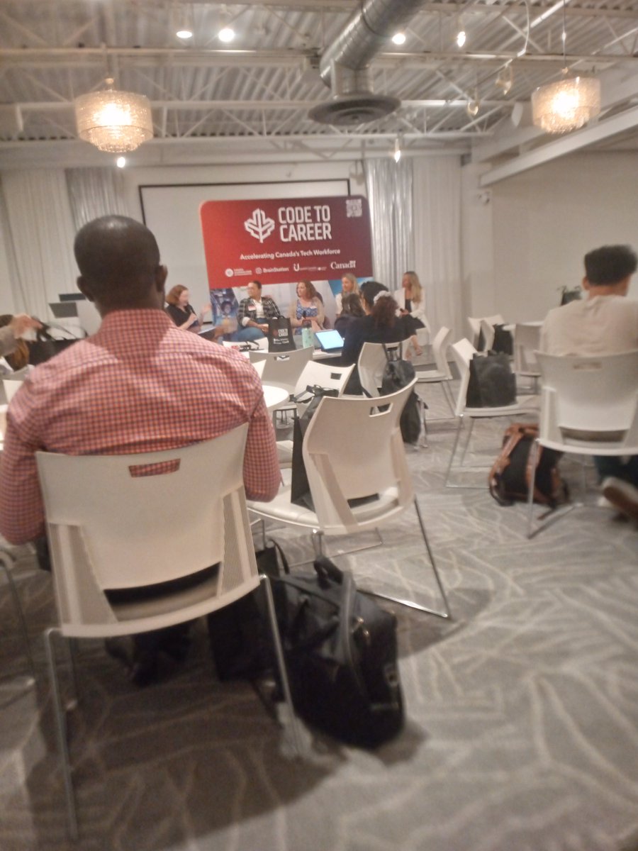 FavourphilicVic's tweet image. Glad to hear about the opportunity for community in London ON, with respect to boot camp launched by #CanadaLearningCode And #BrainStation. Great and good thing for the community. #CodeToCareer.