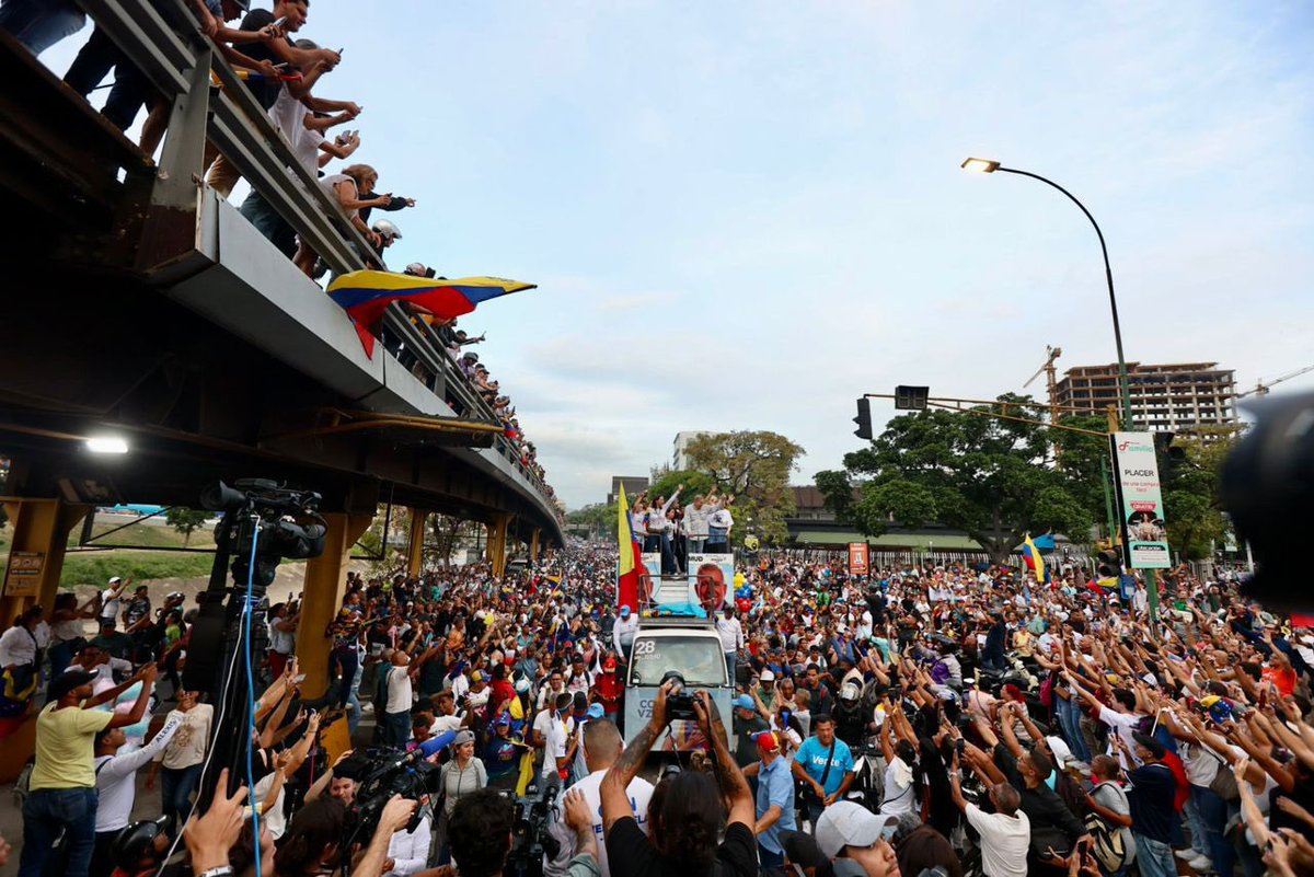 ✊Caracas histórica, imponente, heroica

🗳️Este 28J, volverás a ser cuna de nuestra Libertad.

Vamos a ganar♥️🇻🇪
