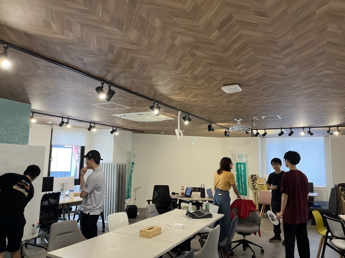 kinoshitay's tweet image. 今日もネクべ始まってるな
#nextbase
#起業しろ